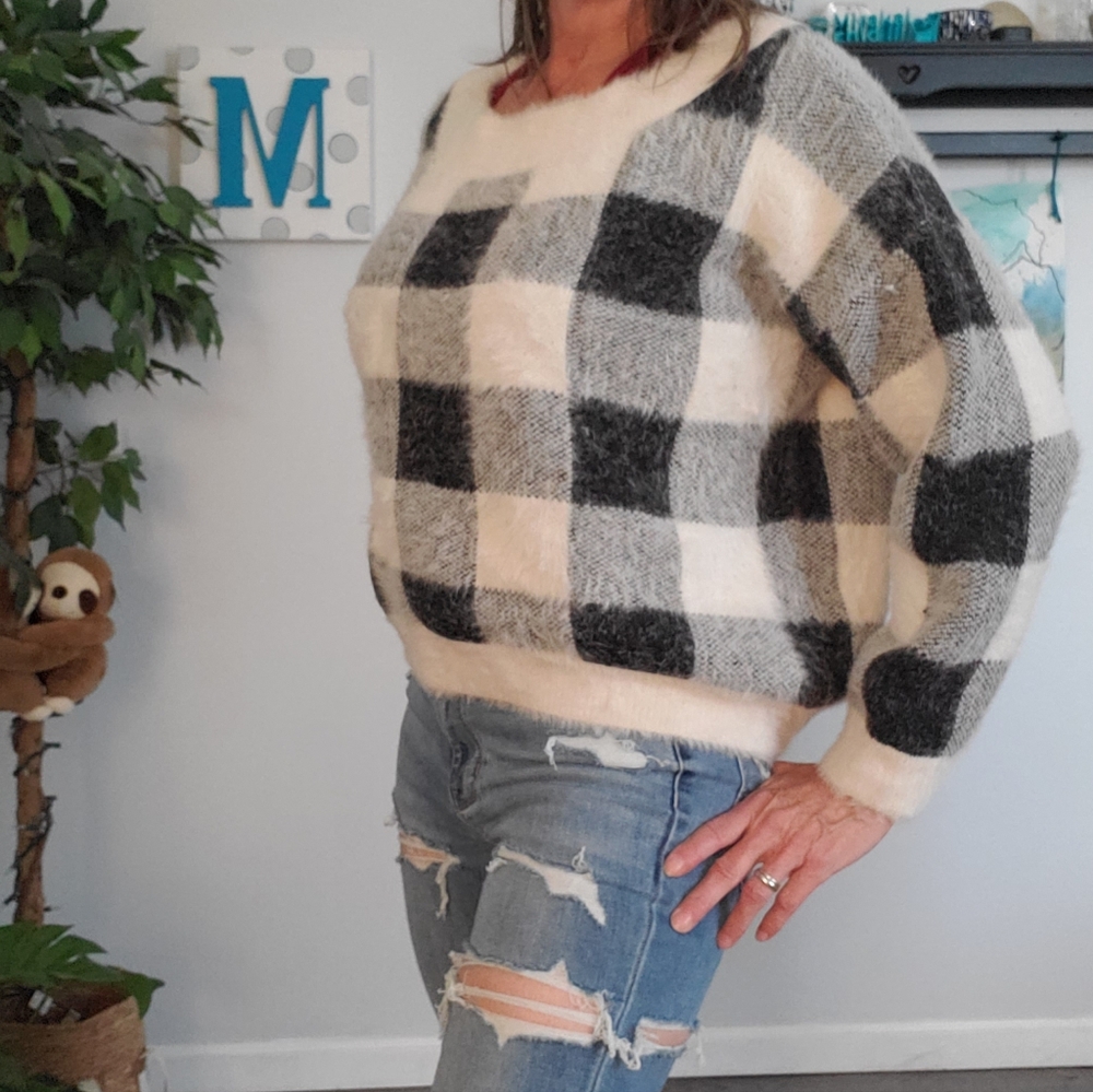 EXPRESS Furry Buffalo Check Cozy Soft Cabincore Sweater L - Picture 5 of 10